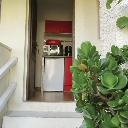 1 Bedroom In * 바스티아