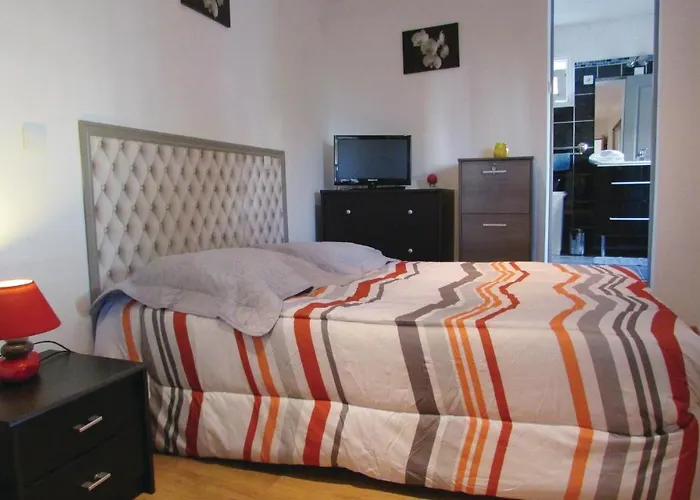 1 Bedroom In 아파트 *