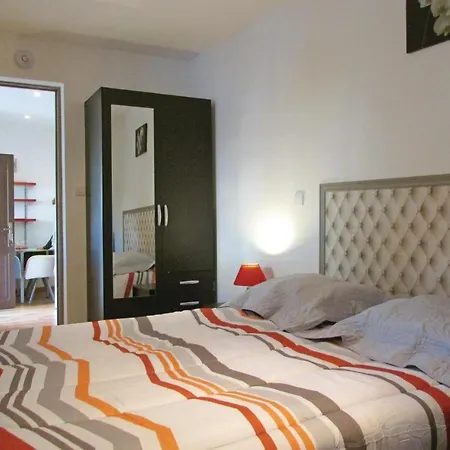 Apartment 1 Bedroom In *