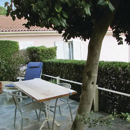 1 Bedroom In Lägenhet *