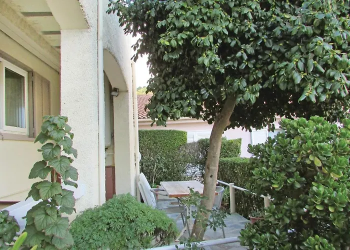 1 Bedroom In * Bastiya