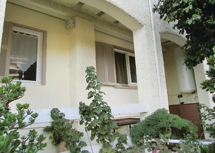 1 Bedroom In 巴斯蒂亚